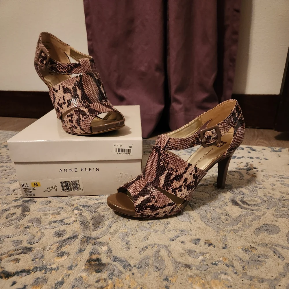 Anne klein dress sandals. Sz 9.5